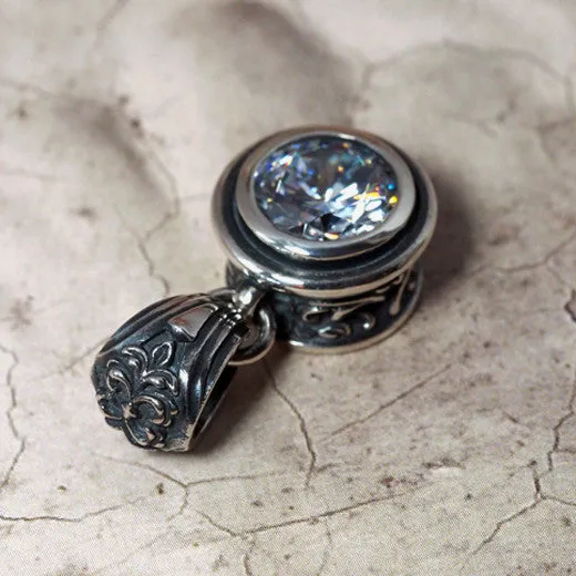 Aster Round Pendant