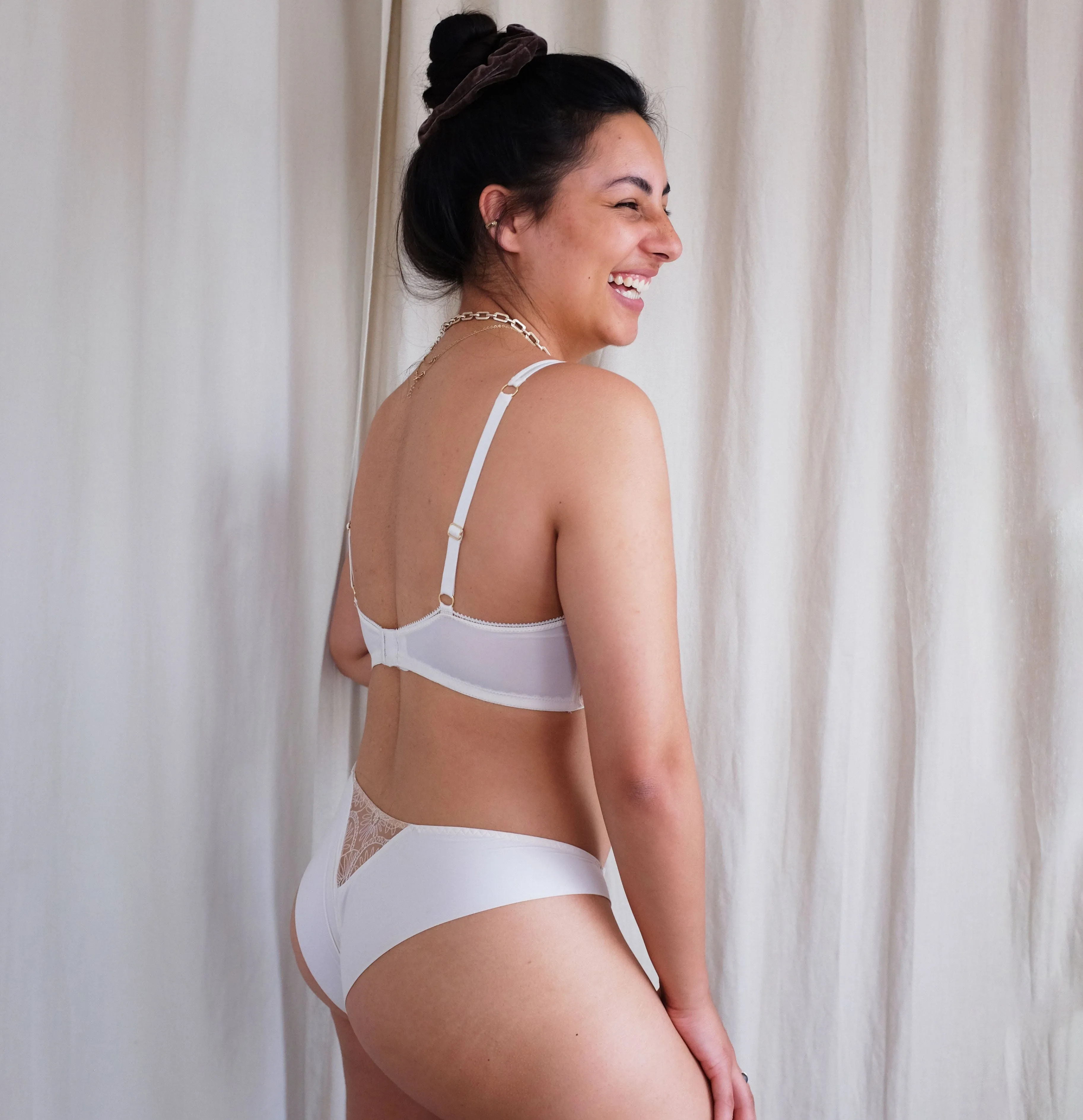 Embroidered lace balconette [Peach / Ivory]