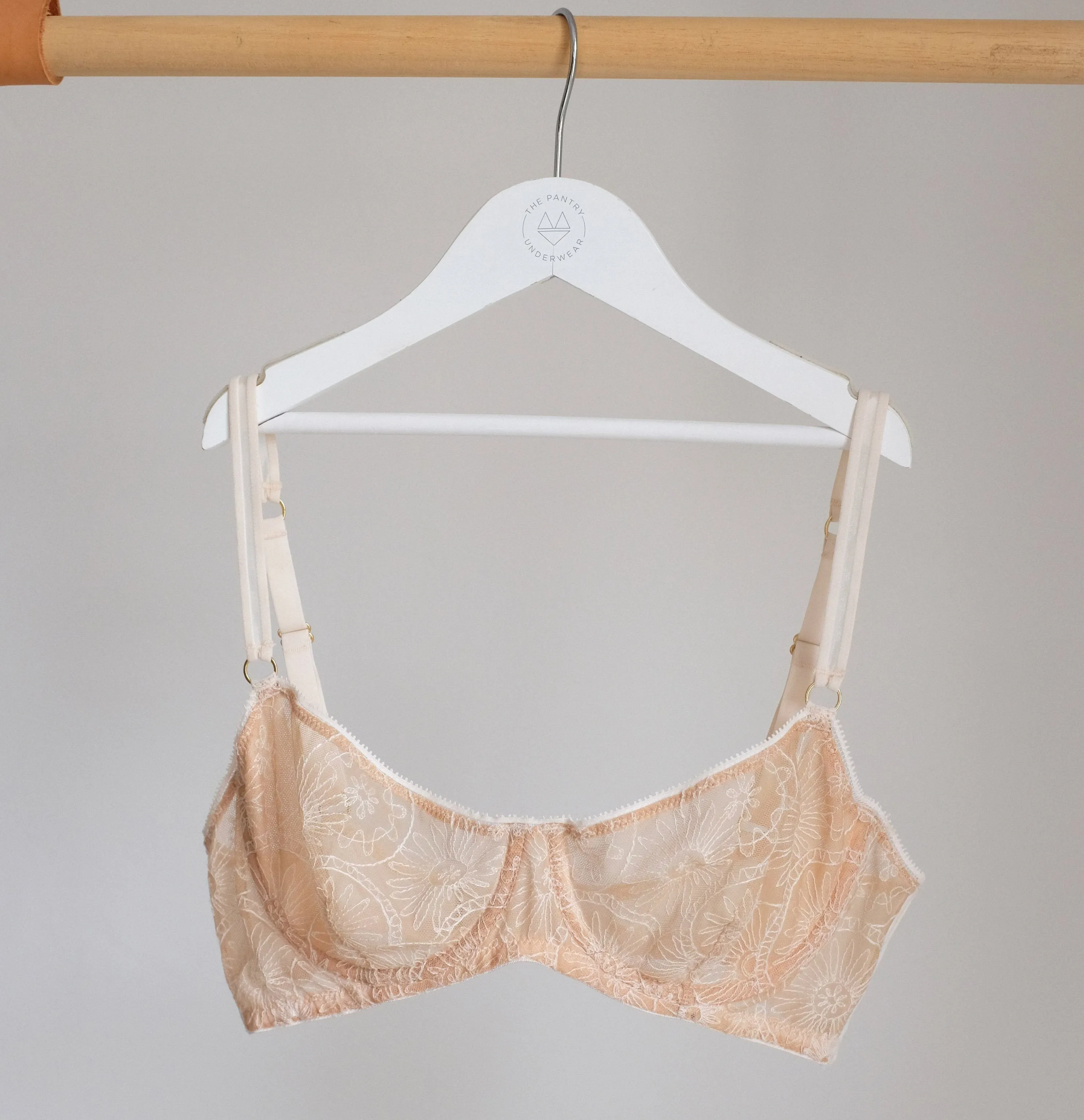 Embroidered lace balconette [Peach / Ivory]