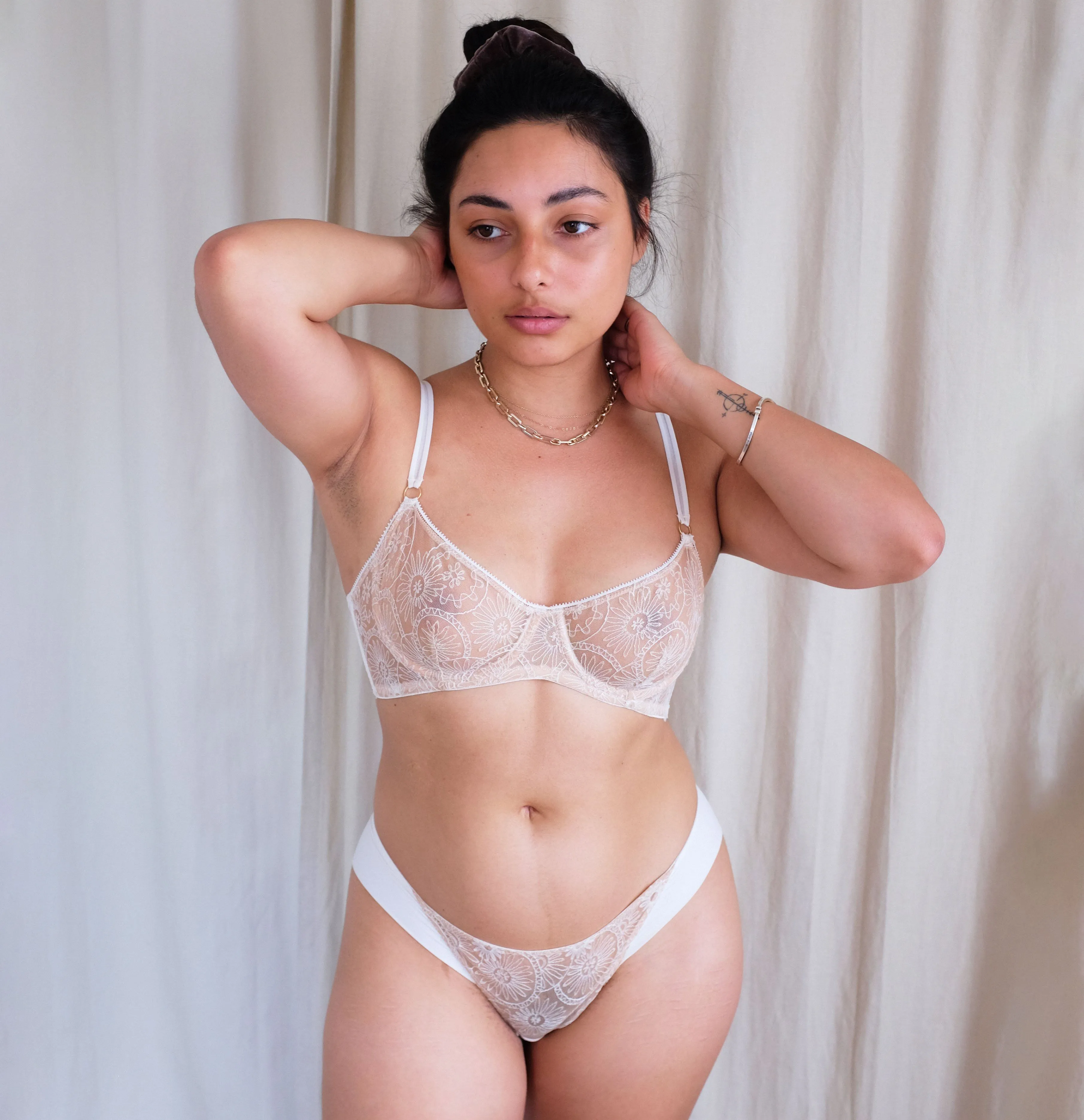 Embroidered lace balconette [Peach / Ivory]