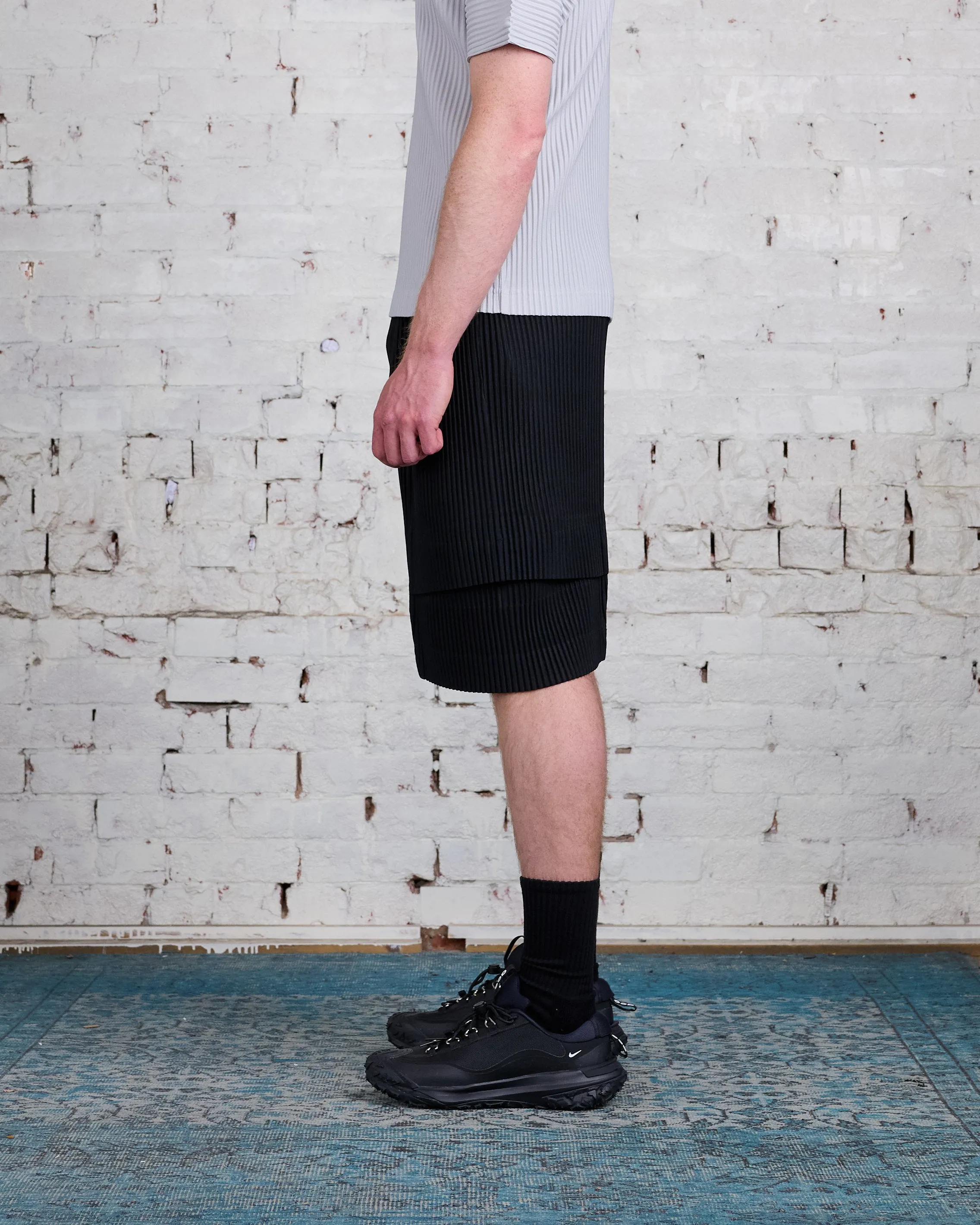 HOMME PLISSÉ ISSEY MIYAKE Pleats June Cargo Short Black