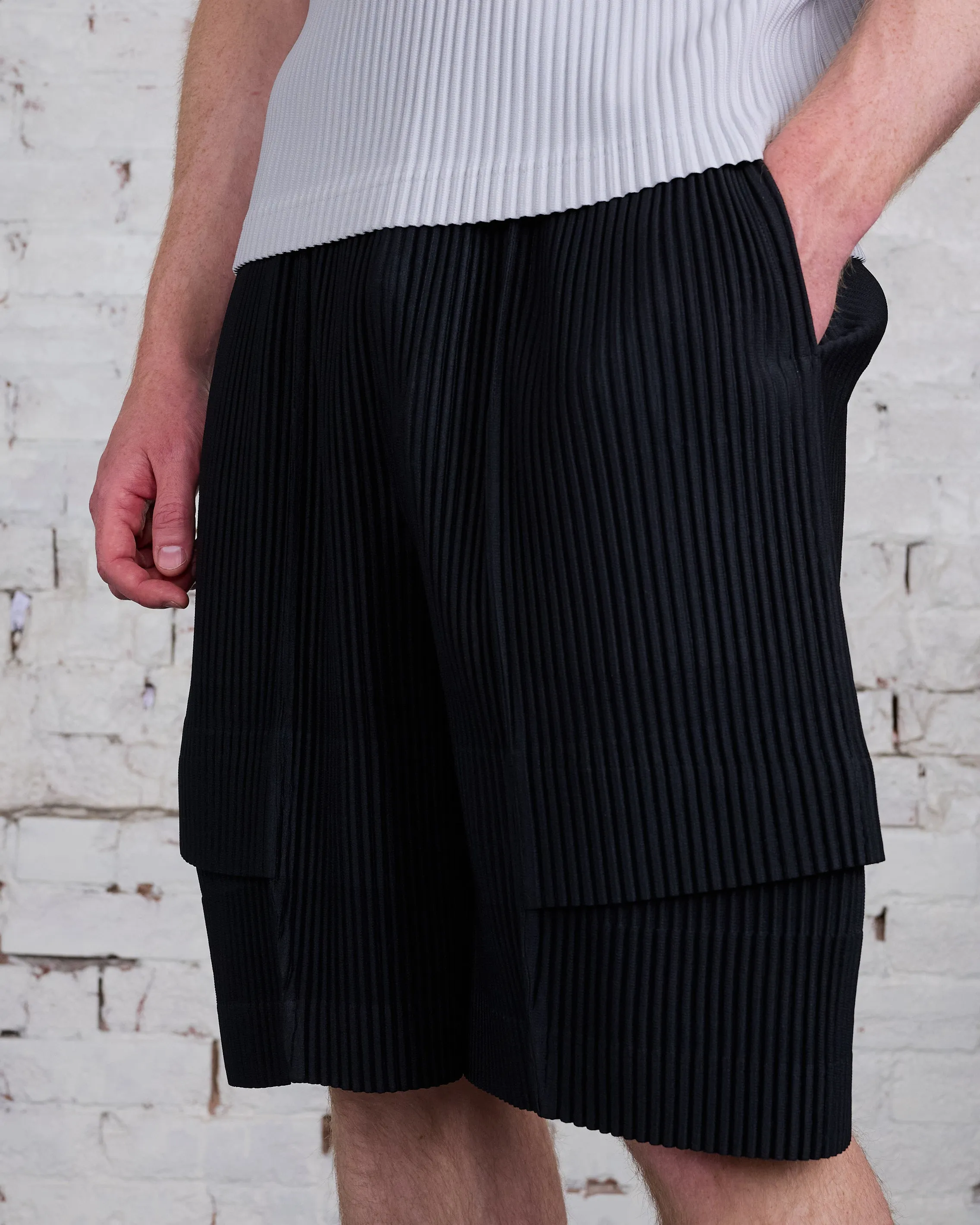 HOMME PLISSÉ ISSEY MIYAKE Pleats June Cargo Short Black