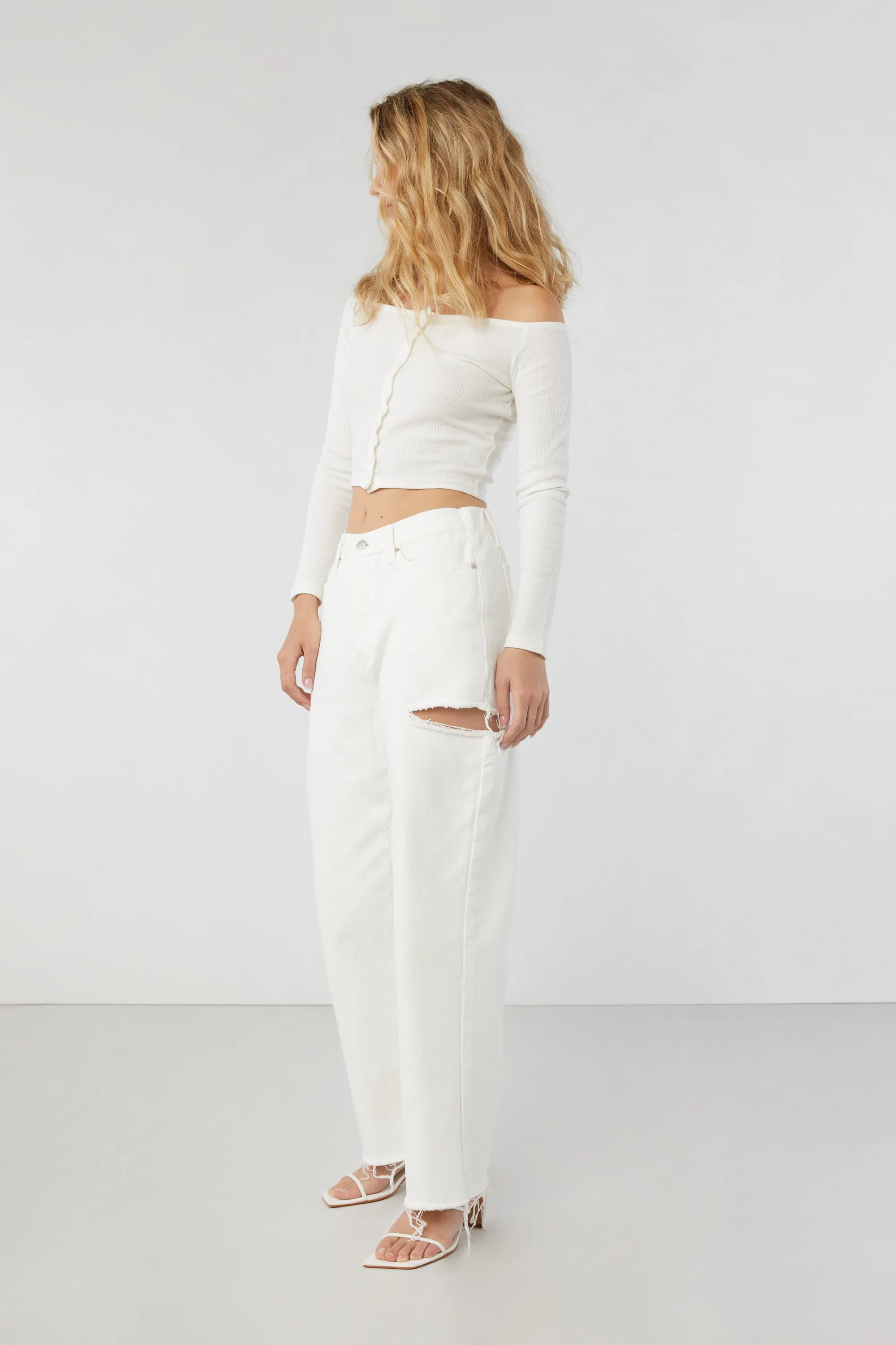 OFF SHOULDER BUTTONED FRONT TOP